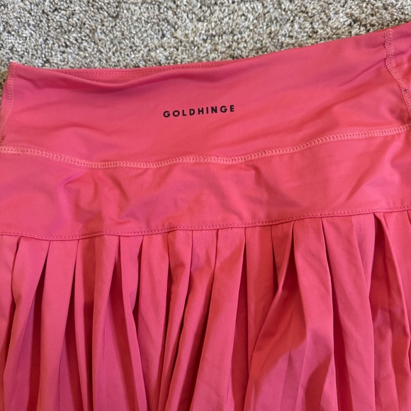 Nwot gold hinge skirt size medium w/ built in shorts - Picture 2 of 2